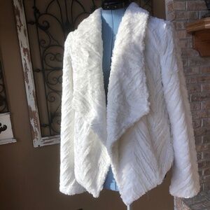 Nina Leonard NWT Size M Ivory Faux Fur Jacket